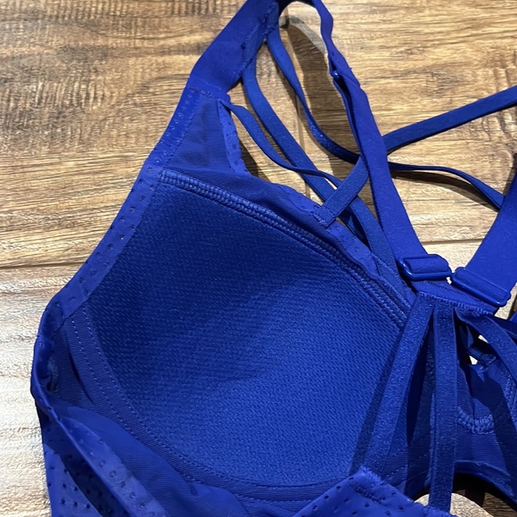Victoria’s Secret Sport Royal blue strappy padded sports bra - Picture 8 of 10